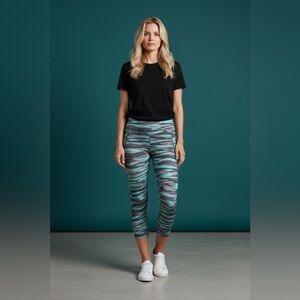 Old Navy Active Gray & Teal Camo Leggings